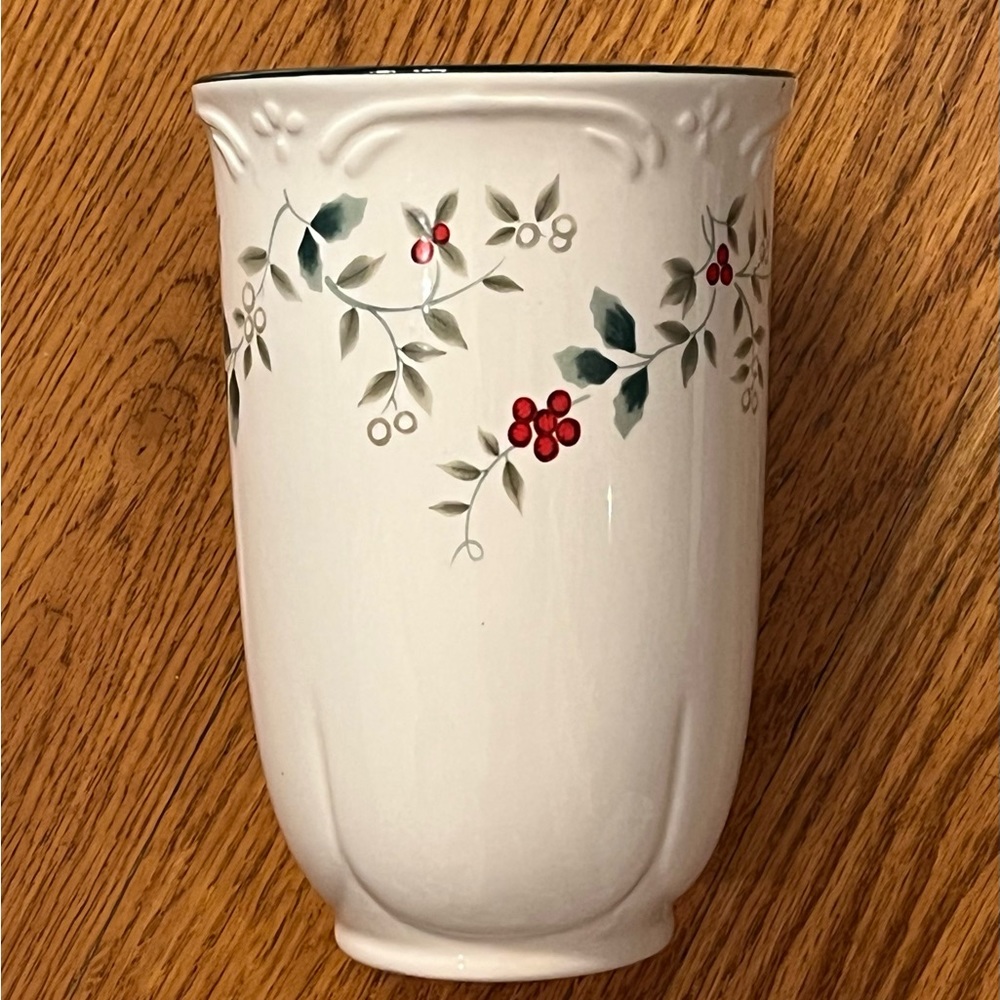 Pfaltzgraff Winterberry Vase